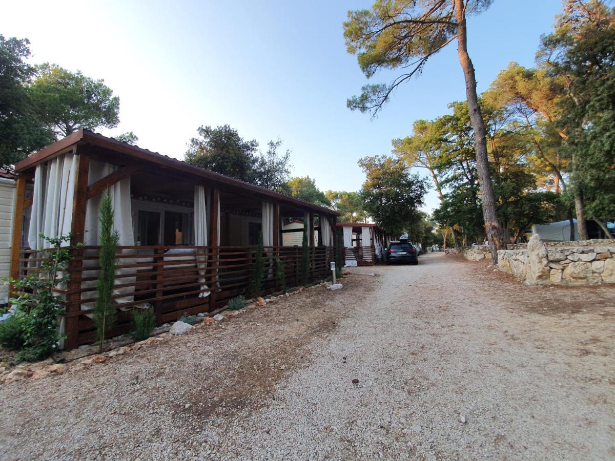 Mobile Home Cube, 3 Bedrooms, Free Parking, Wifi Biograd Na Moru Esterno foto