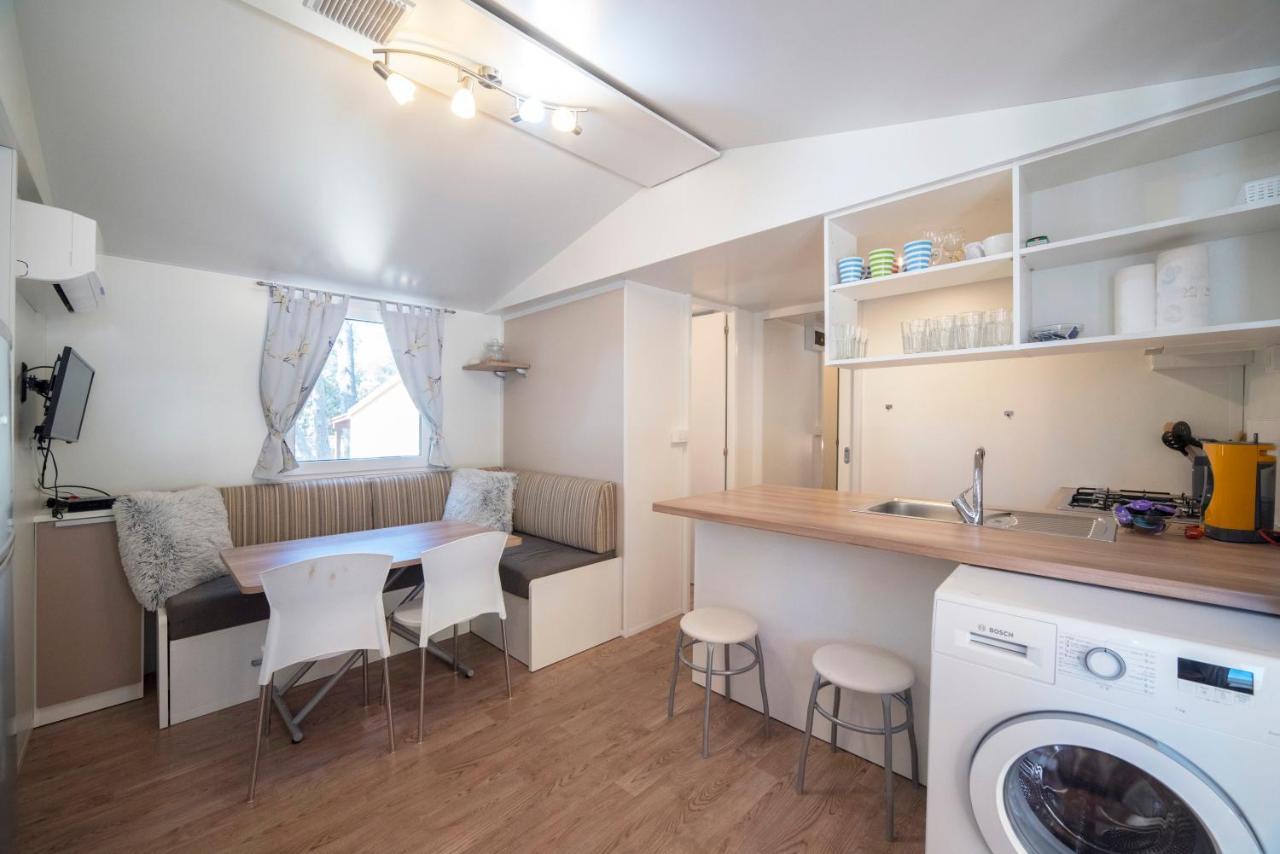 Mobile Home Cube, 3 Bedrooms, Free Parking, Wifi Biograd Na Moru Esterno foto