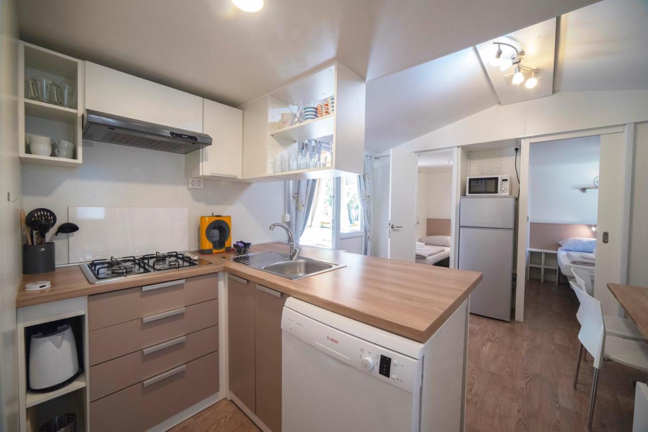 Mobile Home Cube, 3 Bedrooms, Free Parking, Wifi Biograd Na Moru Esterno foto