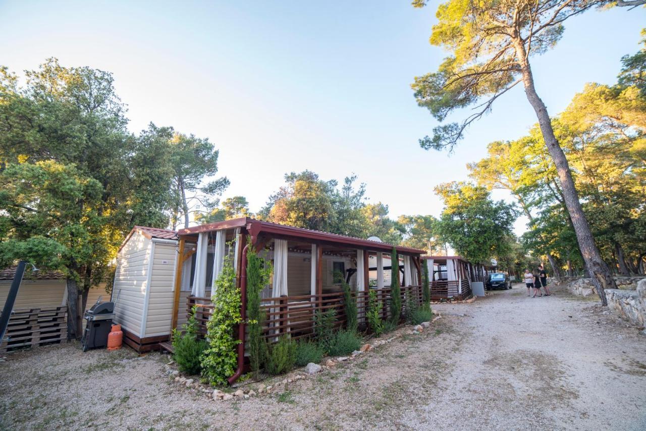 Mobile Home Cube, 3 Bedrooms, Free Parking, Wifi Biograd Na Moru Esterno foto