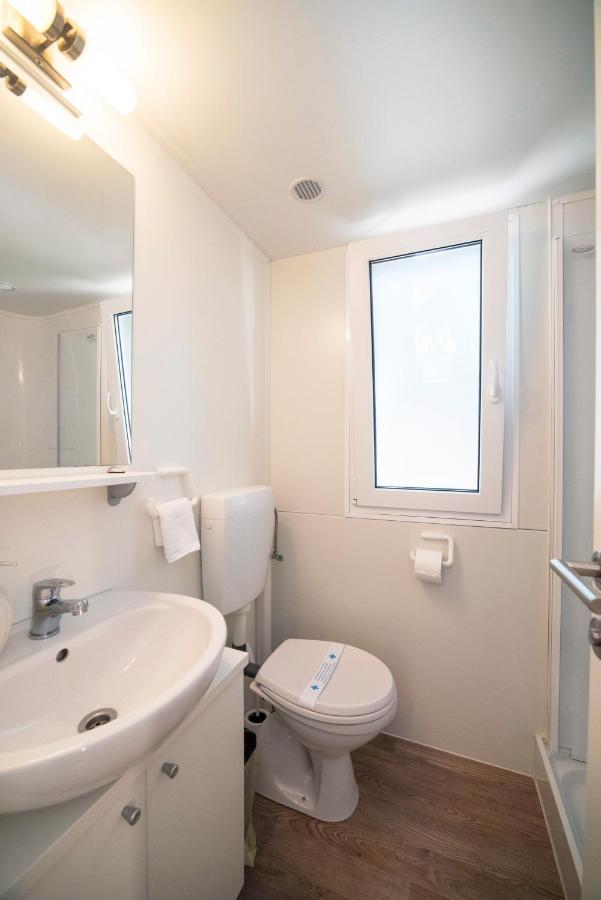 Mobile Home Cube, 3 Bedrooms, Free Parking, Wifi Biograd Na Moru Esterno foto