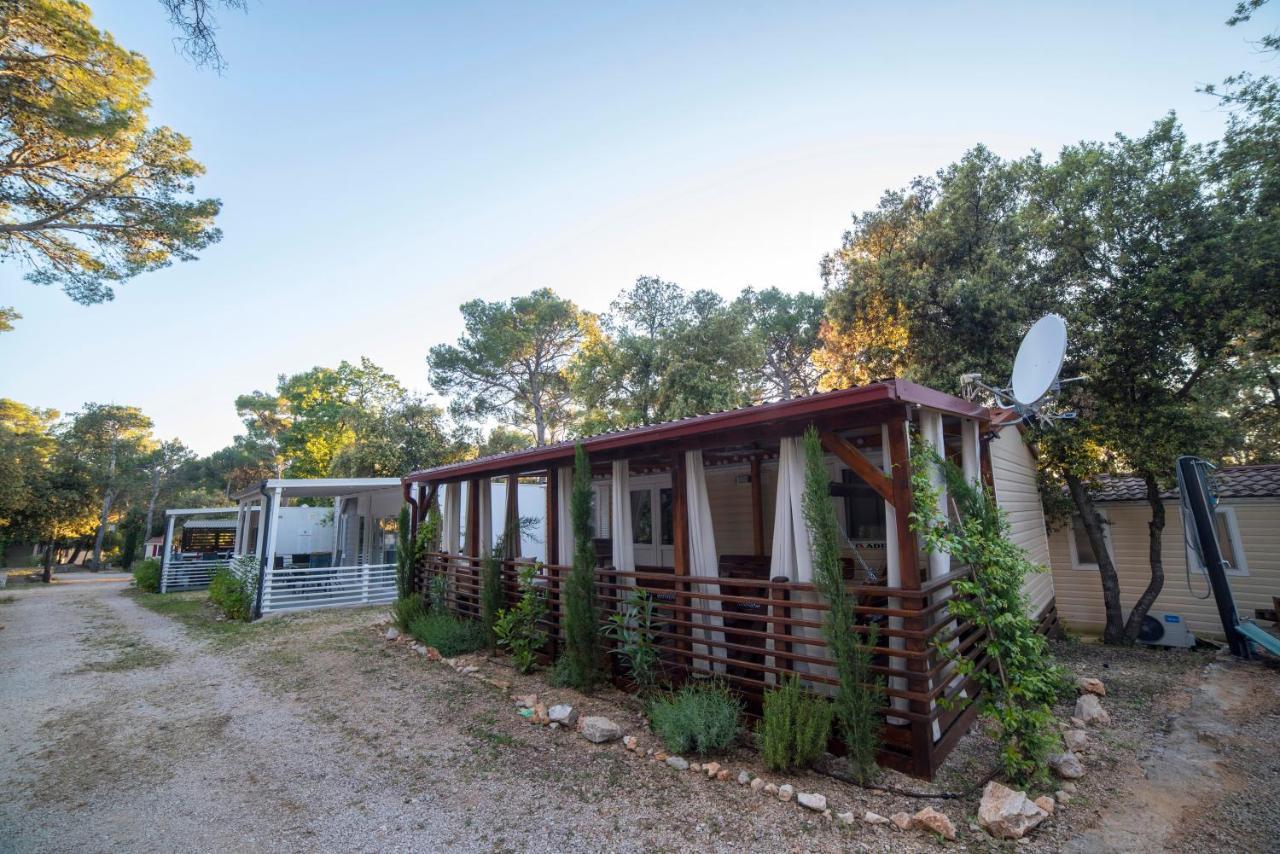 Mobile Home Cube, 3 Bedrooms, Free Parking, Wifi Biograd Na Moru Esterno foto