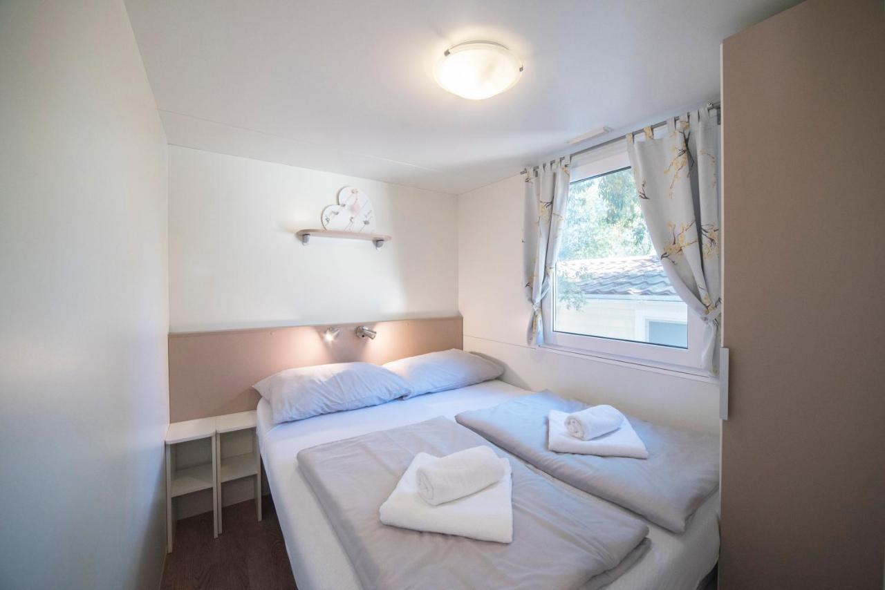 Mobile Home Cube, 3 Bedrooms, Free Parking, Wifi Biograd Na Moru Esterno foto