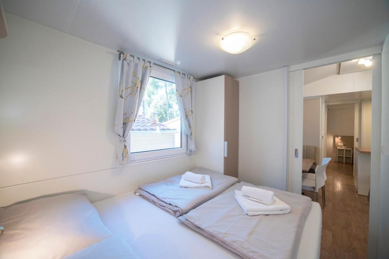 Mobile Home Cube, 3 Bedrooms, Free Parking, Wifi Biograd Na Moru Esterno foto